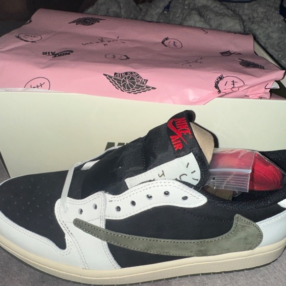 Travis scotts - Picture 6 of 8